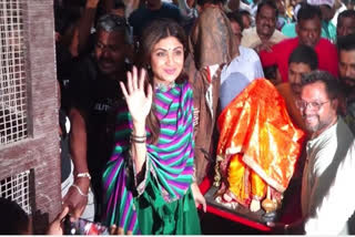 Shilpa Shetty bring Bappa home