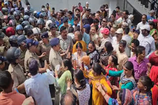 scuffle between villagers and administration in Rishikesh
