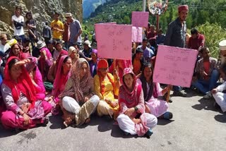 Kullu Villagers Protest on Jari-Malana Road