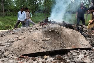 roof fell on the burning pyre in Haridwar