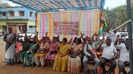 Women Congress protests against Union Minister in Simdega