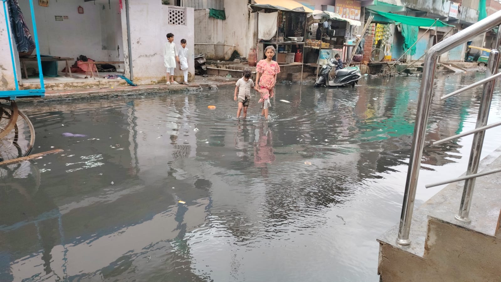 People are worried about dirty water in Behrampura area of ​​Ahmedabad