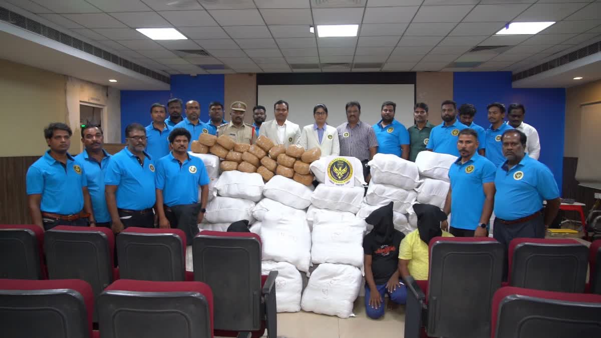 Anti Narcotics Department Arrest Ganja Gang