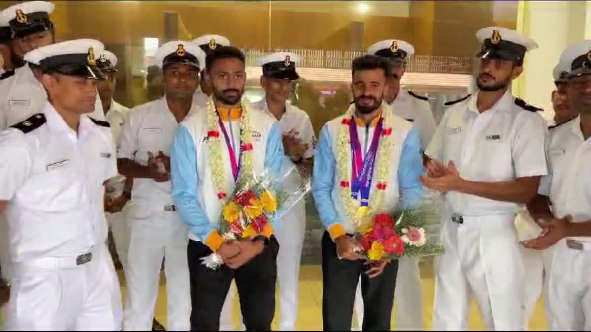 Gold Medal Winners Of The Asian Games  Asian Games 2023  സ്വർണ നേട്ടം കരസ്ഥമാക്കി നാട്ടിലേക്ക്‌  Gold Medal Winners  Muhammed Ajmal  Muhammed Anas  Indian Men 4x400 Relay Team  വിമാനത്താവളത്തിൽ സ്വീകരണം നൽകി  Received at the airport  winners of the Asian Games Received at the airport  Relay Team Make Asian Record  Asian Games Winners Received at the airport