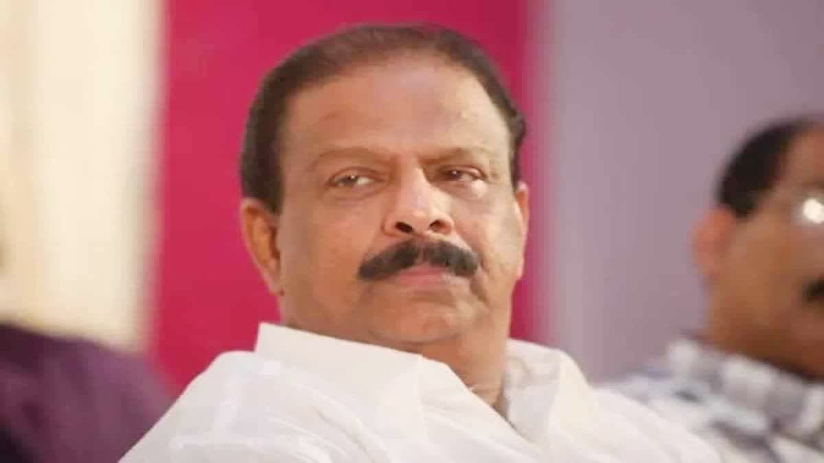 KPCC With New Awards  KPCC With New Awards And Allegations About The Old  KPCC Leaders And Congress CMs  K Sudhakaran ED Questioning  KPCC Latest News Updates  പുതിയ അവാര്‍ഡ് പ്രഖ്യാപനവുമായി കെപിസിസി  കെ സുധാകരന്‍ പ്രഖ്യാപിച്ച അവാര്‍ഡ്  നിയമസഭ തെരഞ്ഞെടുപ്പിലെ കോണ്‍ഗ്രസ് പരാജയം  ആരാണ് പഴകുളം മധു  കെ സുധാകരന്‍റെ നെയ്യാര്‍ഡാം പ്രഖ്യാപനം  കോണ്‍ഗ്രസ് സെമി കേഡറായോ