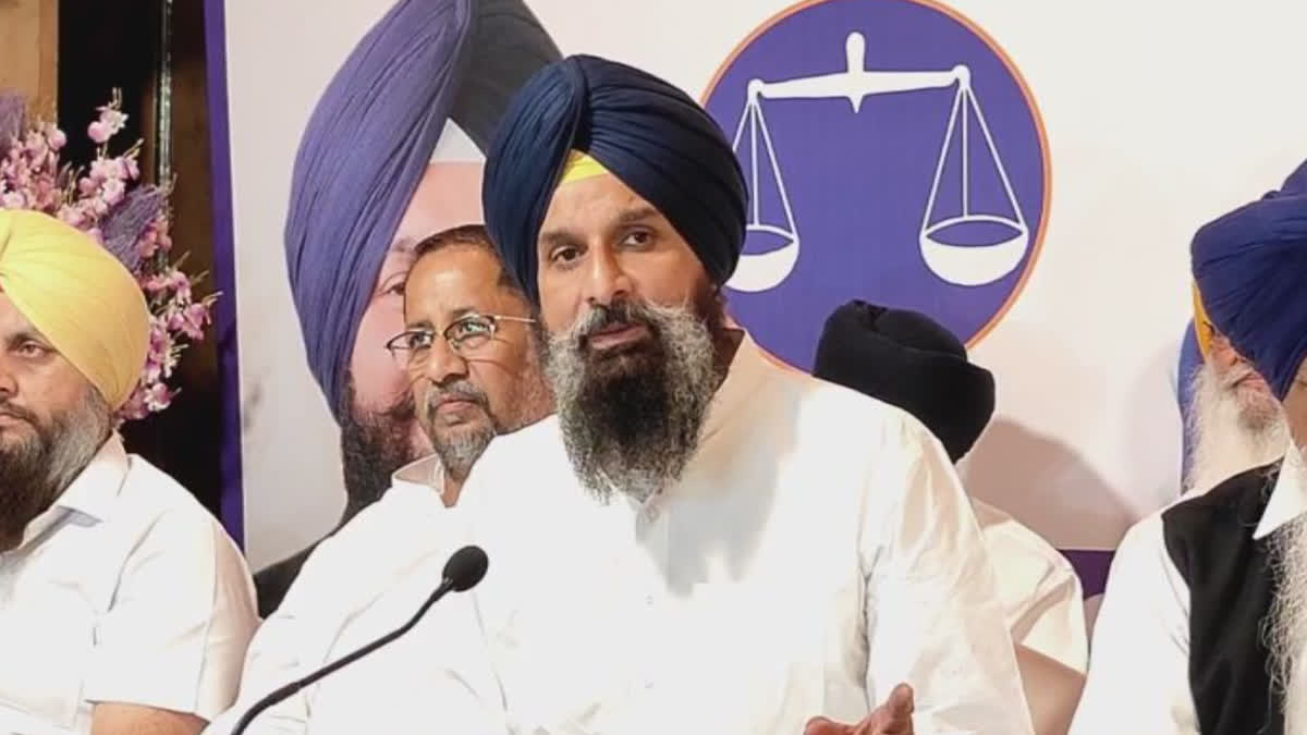 Akali leader Bikram Majithia gave an answer to Meet Hayer in the Kulcha case