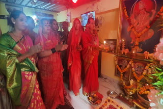 A group of transwomen living in the Nimbhora locality of Maharashtra's Amravati city has been celebrating the Navratri festival with traditional fervor and gaiety. People belonging to the transgender community have set up a Puja Pandal in a house.