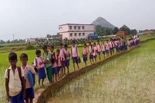 Students did Jal satyagraha for school