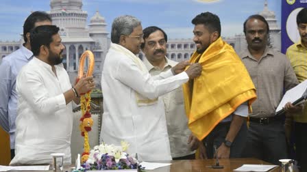 CM Siddaramaiah felicitated Asian Games medal winners