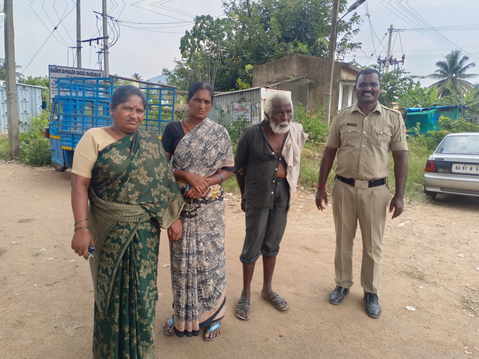 Old Man Begged for 10 Years after Quarreling with his Wife and leaving home: There was more than Rs 50,000 in his bag, Police returned him to the house