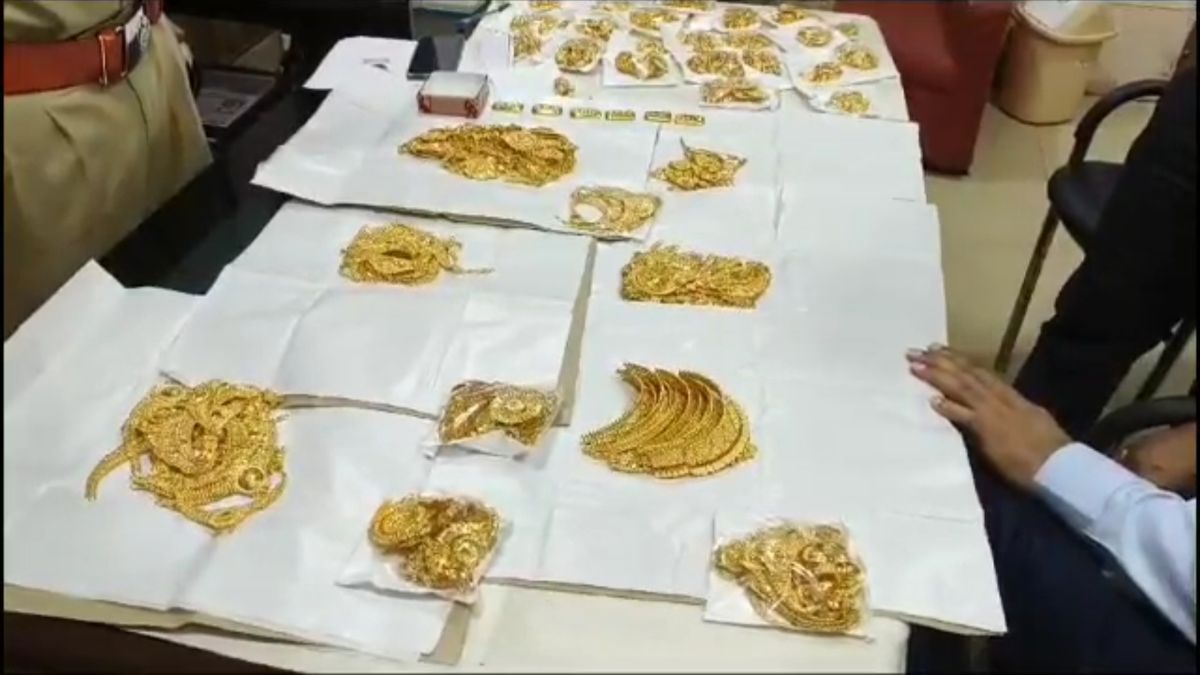 GOLD WORTH EIGHT CRORES WAS SEIZED