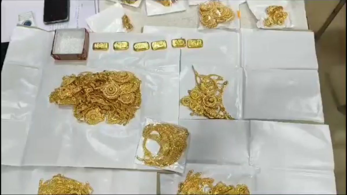 GOLD WORTH EIGHT CRORES WAS SEIZED