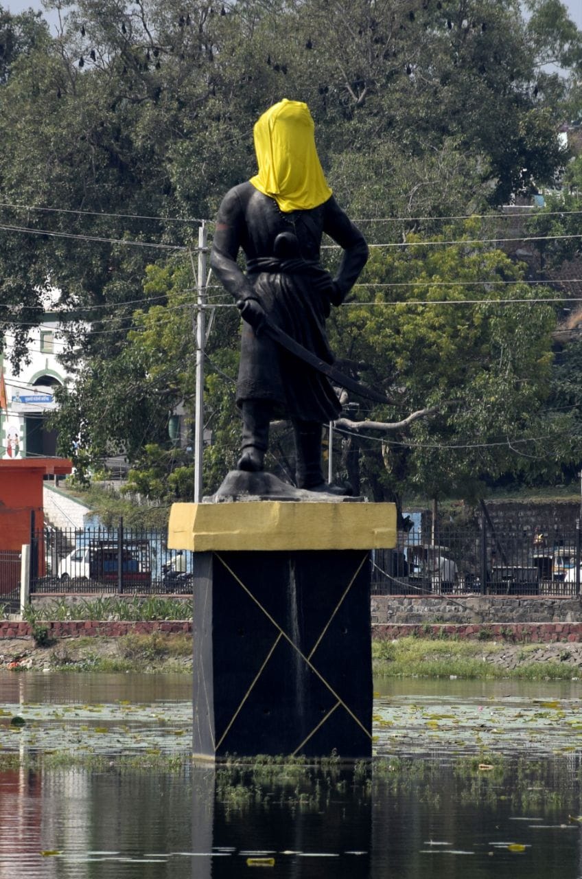 LAKHA BANJARA STATUE sagar talab