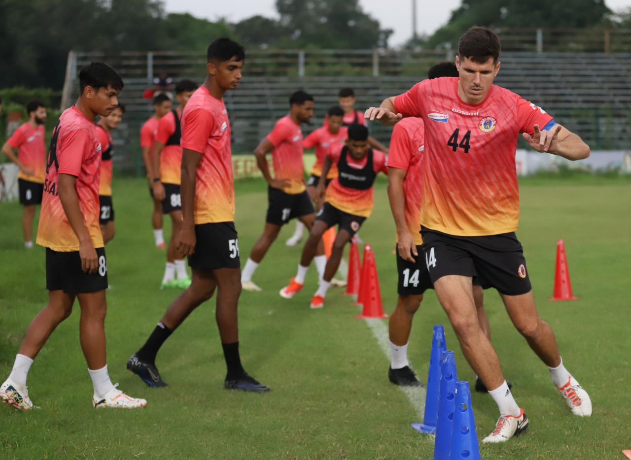 KOLKATA DERBY BETWEEN MBSG AND EB