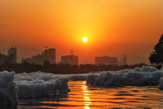 Smog Engulfs Delhi, Toxic Foam Covers Yamuna As National Capital Suffocates In Pollution