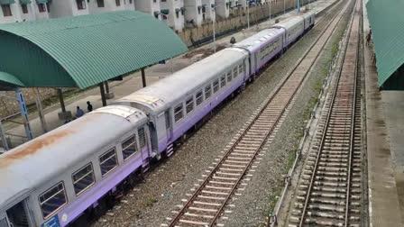 Suburban Train Derails At Kalyan Station