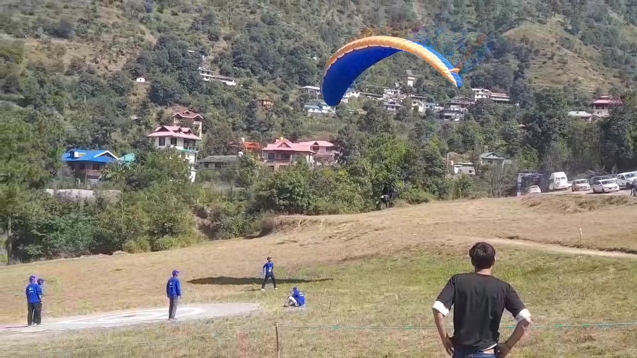 जुन्गा में शिमला फ्लाइिंग फेस्टिवल