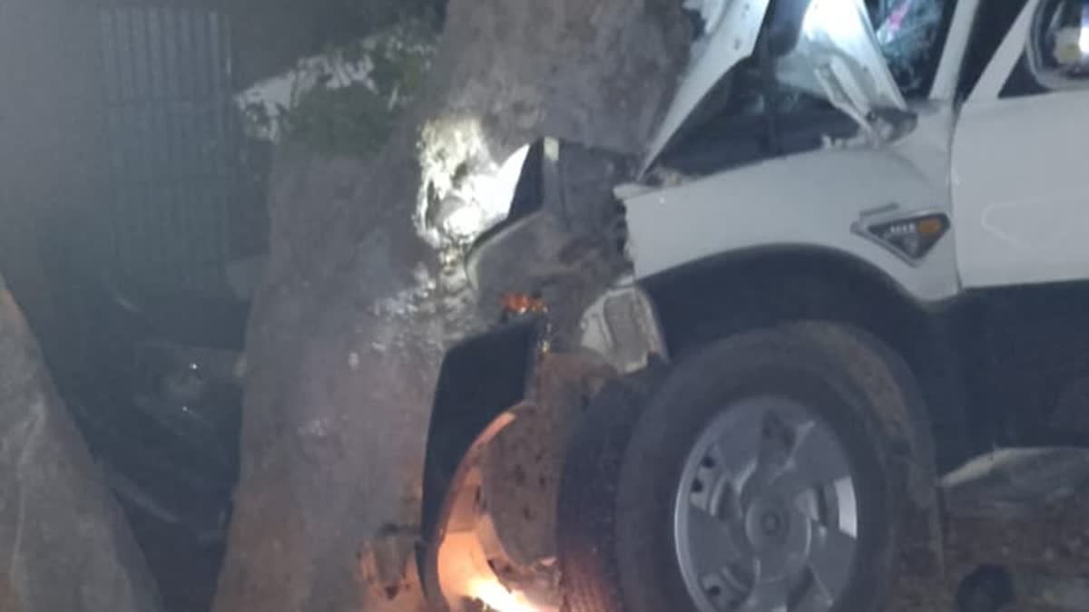 Car accident in Jharkhand  suv hit into a tree  suv accident in Jharkhand Giridih  overspeed car accident  കാർ നിയന്ത്രണം നഷ്‌ടപ്പെട്ട് മരത്തിലിടിച്ചു  കാർ അപകടം ജാർഖണ്ഡ്  ജാർഖണ്ഡ് കാർ അപകടം  ഗിരിദിഹ് കാർ അപകടം  എസ്‌യുവി അപകടം  ജാർഖണ്ഡ് വാഹനാപകടം അഞ്ച് മരണം  five killed in Jharkhand car accident