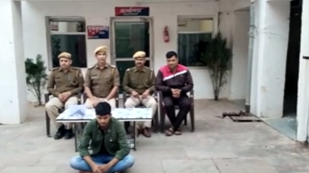 Smuggler arrested in Dholpur with arms