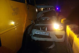 Bus collides with Bolero in Morena