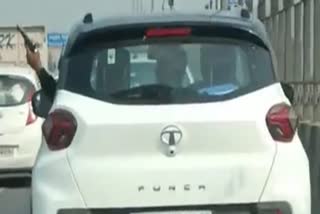Weapon waved on highway in Ghaziabad