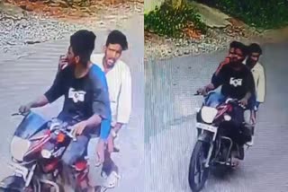 Youths Try To Kidnap Student In Kozhikode  Kozhikode Student Kidnap Case  വിദ്യാര്‍ഥിനി  വിദ്യാര്‍ഥിനിയെ തട്ടിക്കൊണ്ടു പോകാന്‍ ശ്രമം  തോട്ടുമുക്കം സ്‌കൂള്‍  കോഴിക്കോട് വാര്‍ത്തകള്‍  കോഴിക്കോട് ജില്ല വാര്‍ത്തകള്‍  പുതിയ വാര്‍ത്തകള്‍  kerala news updates  latest news in kerala  student kidnap case