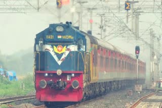 Western Railway will run additional superfast special trains between Mumbai and Ahmedabad