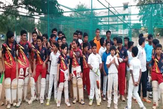 Children wish good luck to Indian cricket team