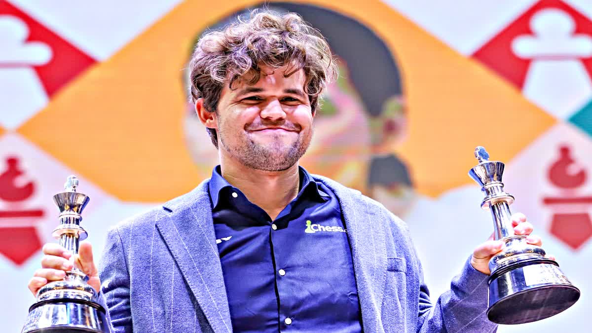 MAGNUS CARLSEN WINS BLITZ TITLE