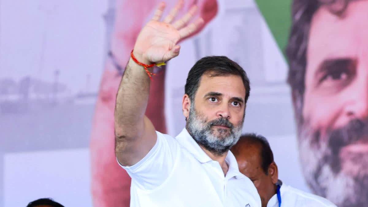 RAHUL GANDHI MOCKS PM ഏക് ഹേ തോ സേഫ് ഹേ ധാരാവിയുടെ പുനർവികസന പദ്ധതി EK HAI TOH SAFE HAI SLOGAN