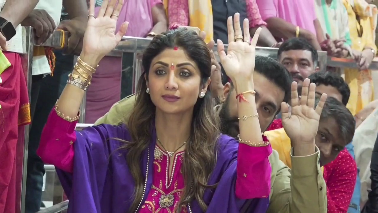 SHILPA SHETTY Worship Baba MAHAKAL