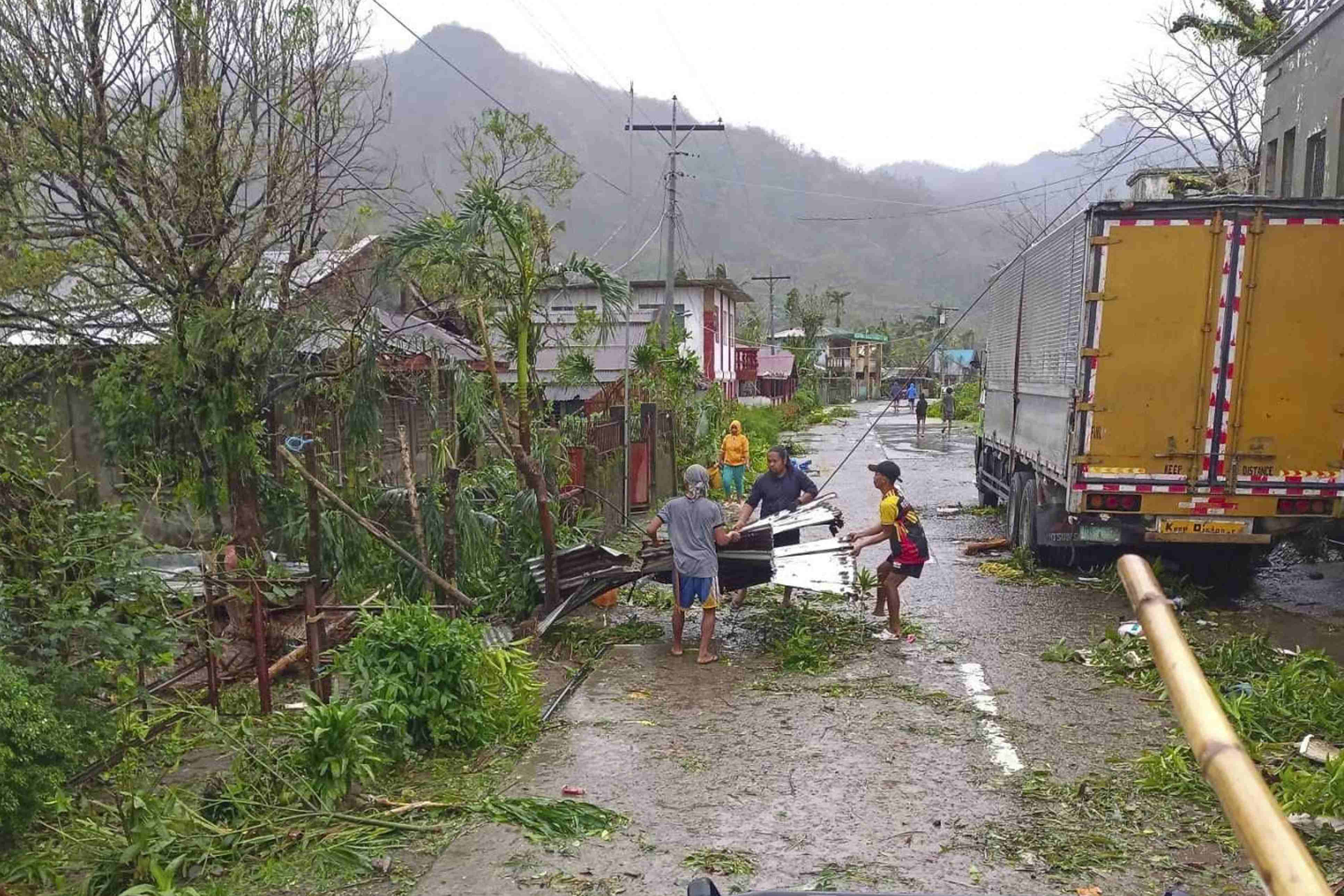 TYPHOONS IN PHILIPPINES  LATEST NEWS IN MALAYALAM  മാന്‍ യി ചുഴലിക്കാറ്റ് ഫിലിപ്പൈൻസ്  LATEST INTERNATIONAL NEWS