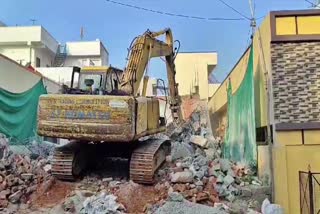 Hydra Demolition in  Ameenpur