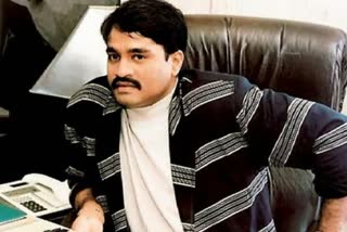 Dawood Ibrahim being admitted to hospital