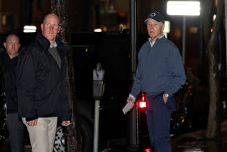 A car crashed into a vehicle attached to Je Biden's motorcade when the US president left his campaign headquarters in Delaware