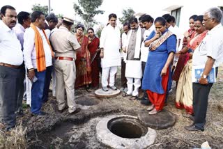 ಮಲದ ಗುಂಡಿಗೆ ಇಳಿಸಿ ಸ್ವಚ್ಛಗೊಳಿಸಿದ ಪ್ರಕರಣ