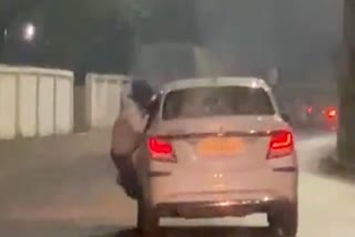 moving car dragged man in Durg