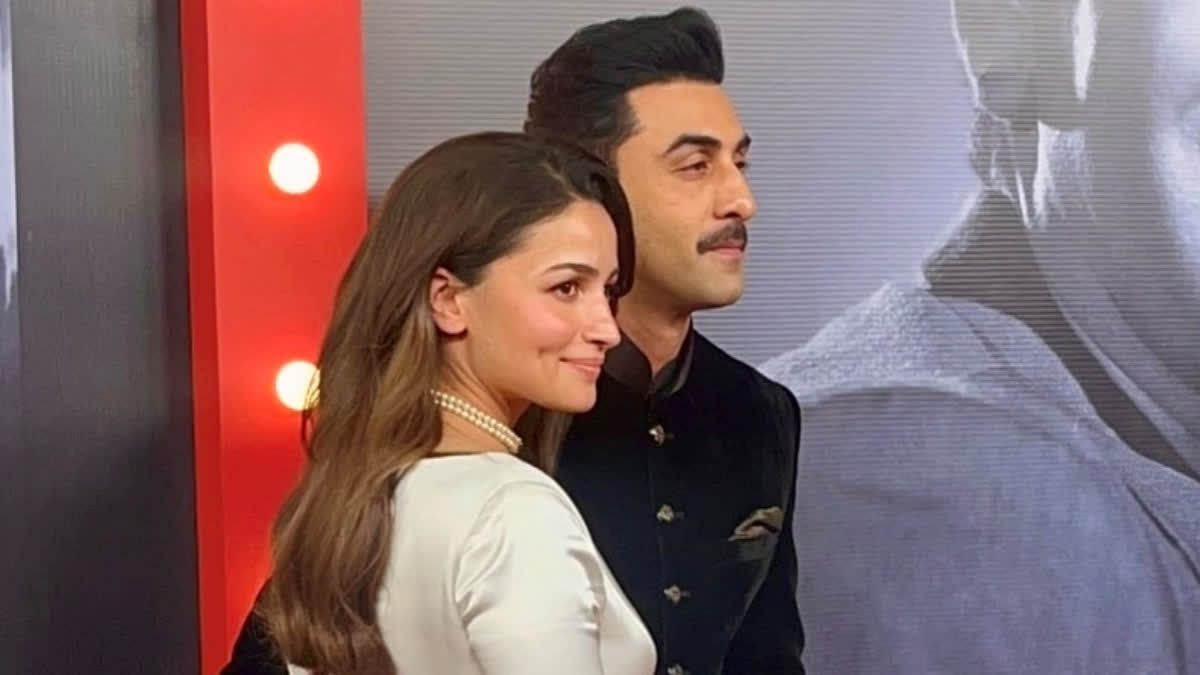 Alia Bhatt Shuts Down Social Media Claims Of Ranbir Kapoor Ignoring Her At Raj Kapoor's Event