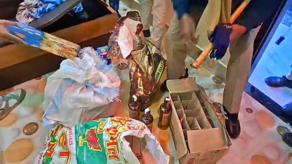 liquor smuggling in motihari