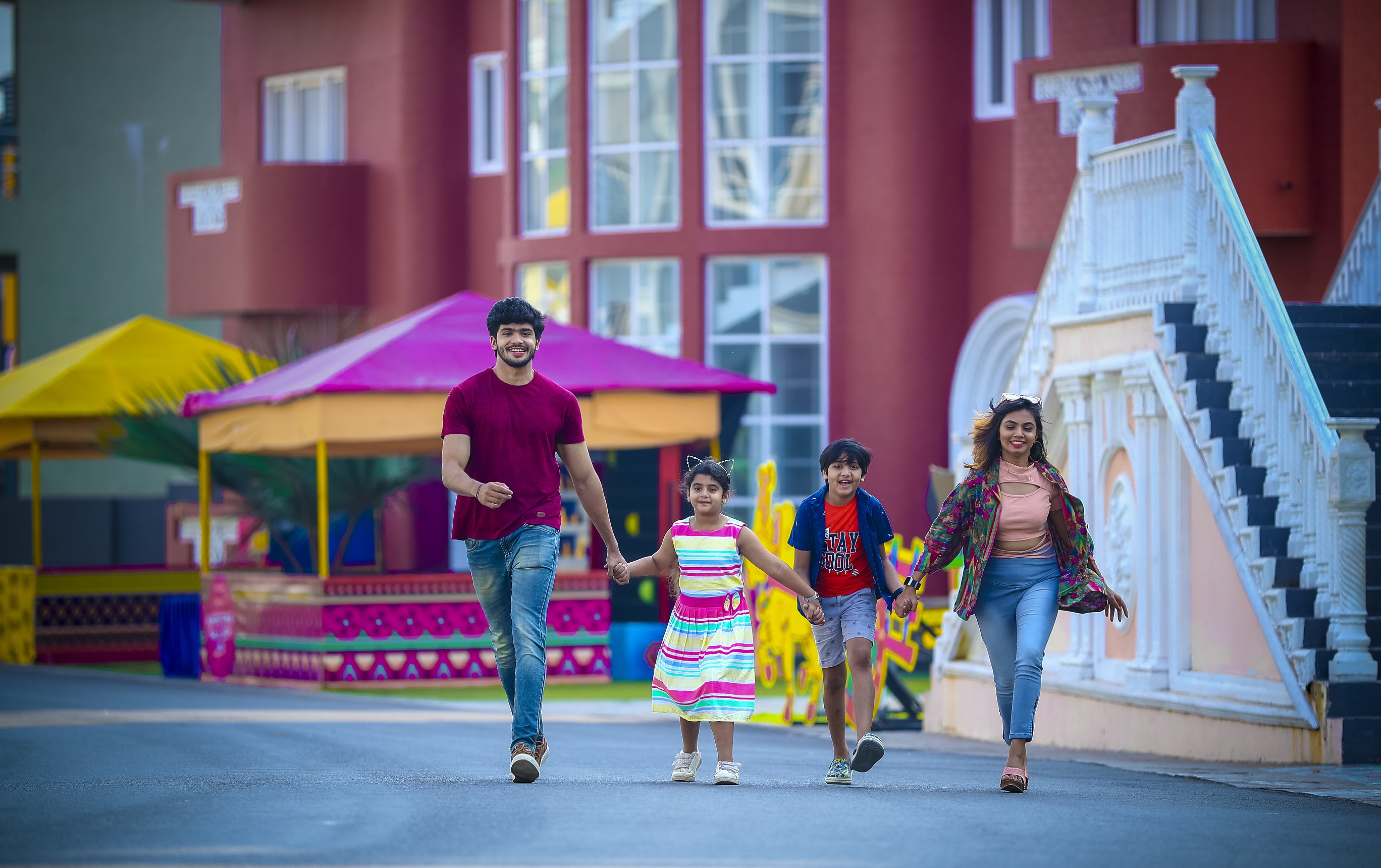 Ramoji Film City Winter Fest: From December 19 to January 19, enjoy dazzling attractions like a glow garden, carnival parades, and immersive filmmaking experiences.