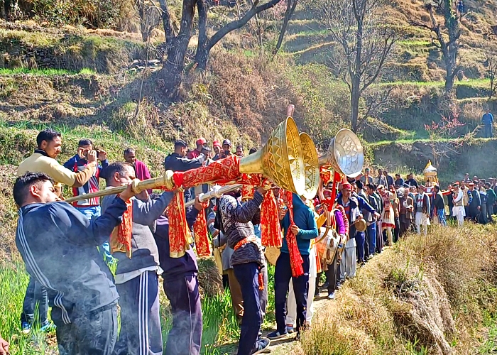 देव ध्वनियों से गूंज उठी सराजघाटी.