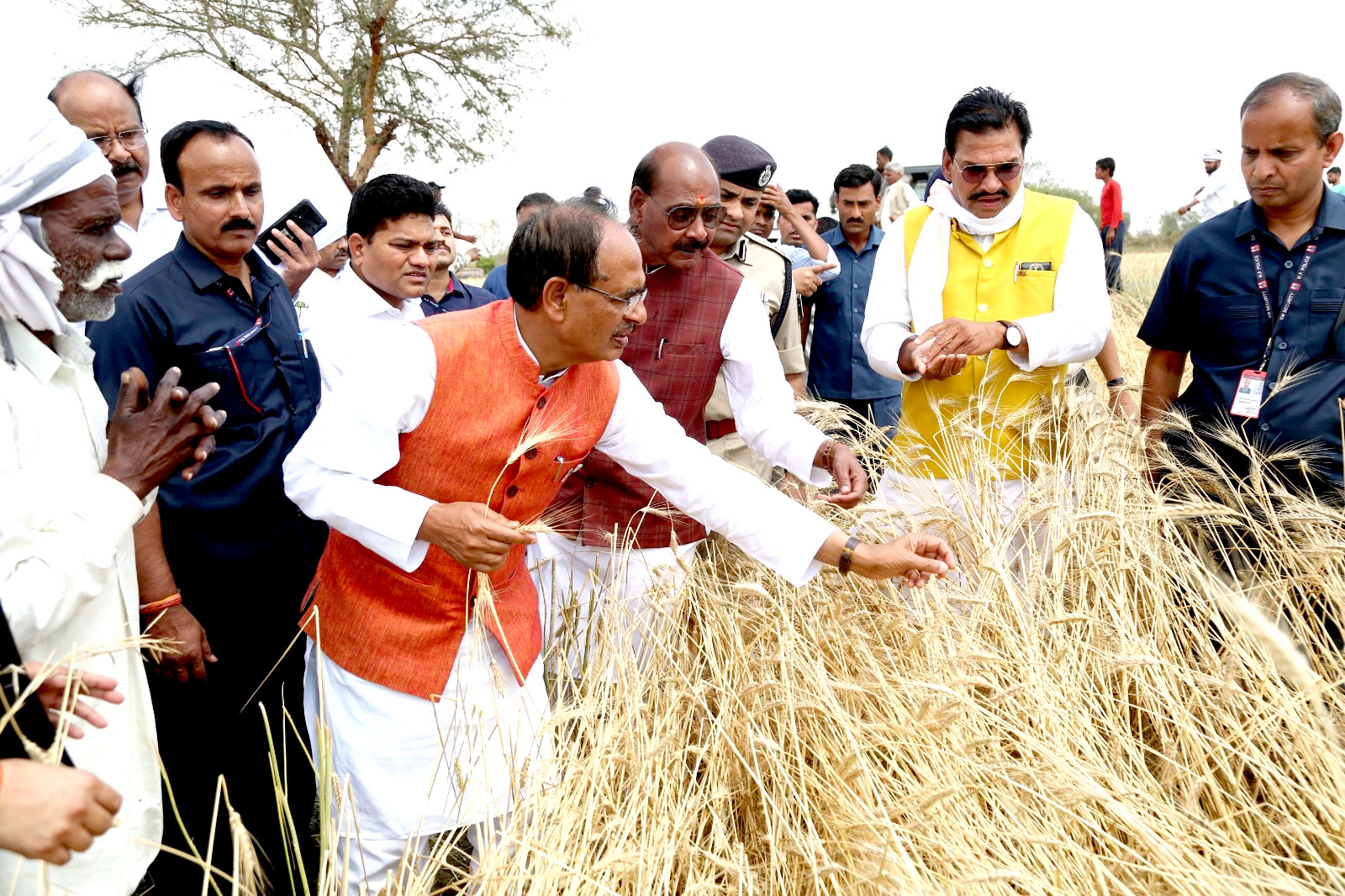 CM Shivraj took stock of villages affected by hailstorm