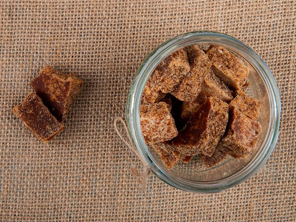 A mixture of neem leaves and jaggery is eaten by people on this occasion.