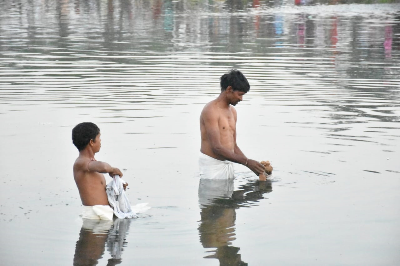 વર્ષોથી અસ્થિ વિસર્જન થાય છે