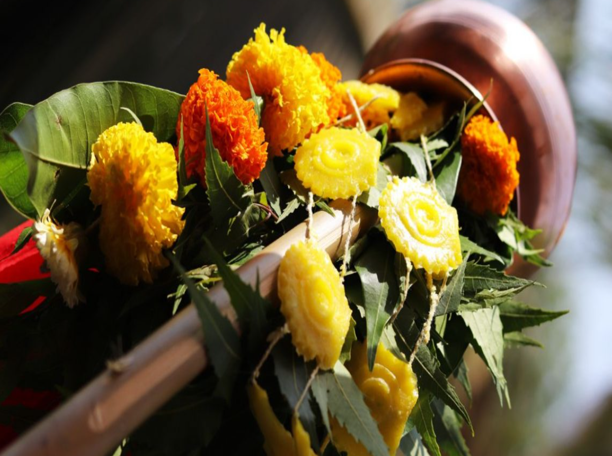 Gudi Padwa Festival: Master blaster Sachin Tendulkar celebrated the Gudi Padwa festival with his wife Anjali.