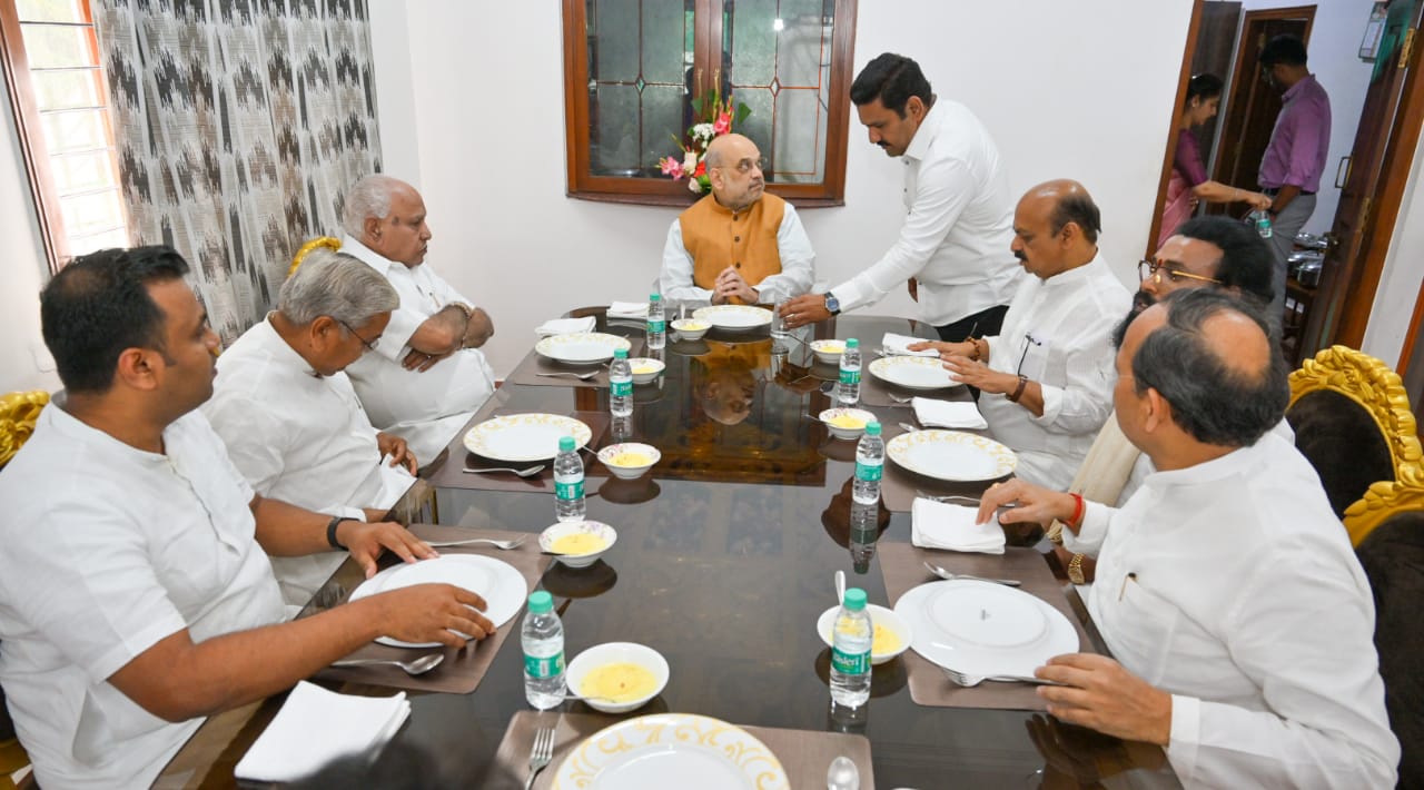 amith shah visits bsy house