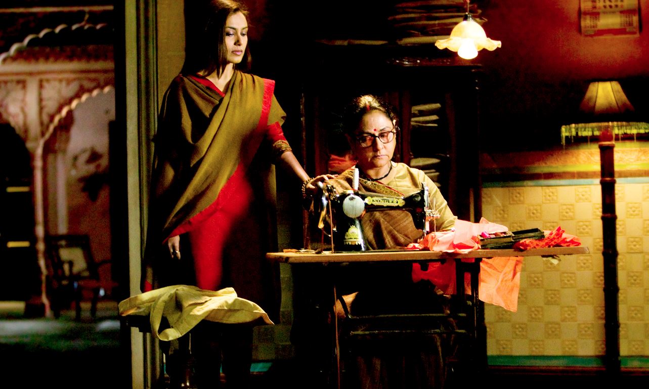 Rani Mukerji and Jaya Bachchan in a still from Laaga Chunari Mein Daag