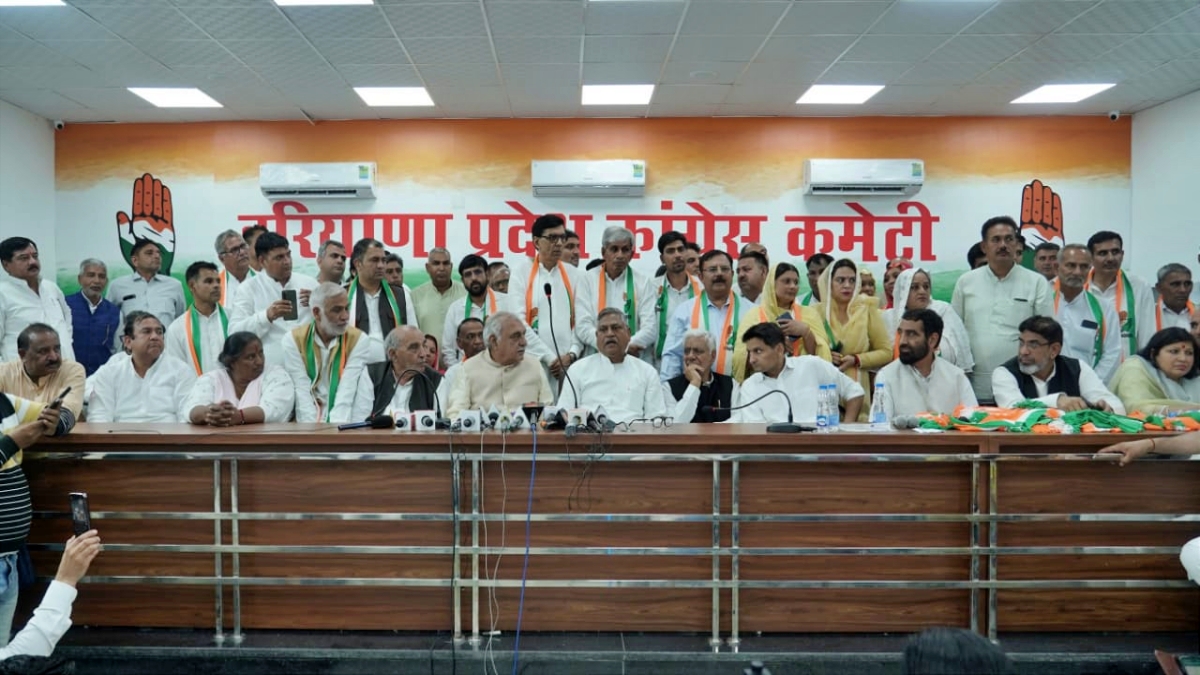 56 leaders including 3 EX MLA join Congress