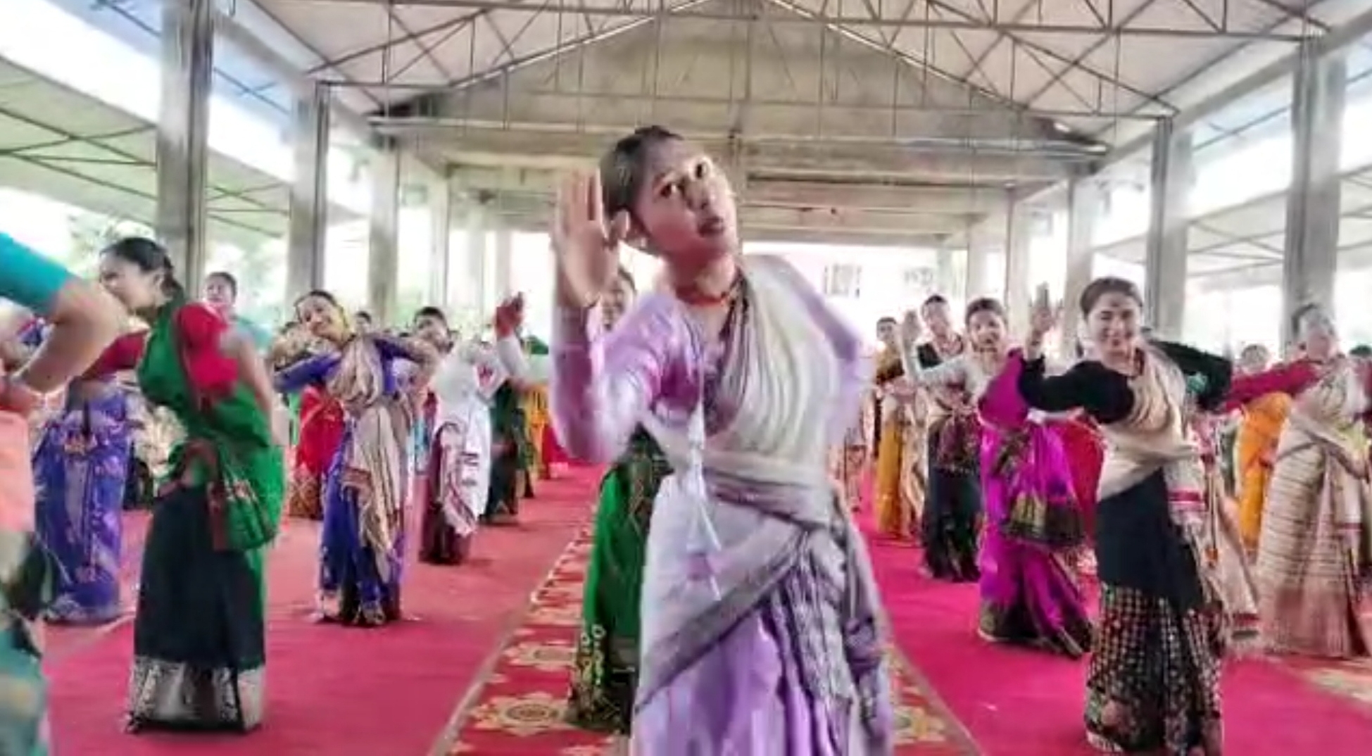 guinness book of world record by performing rangali bihu