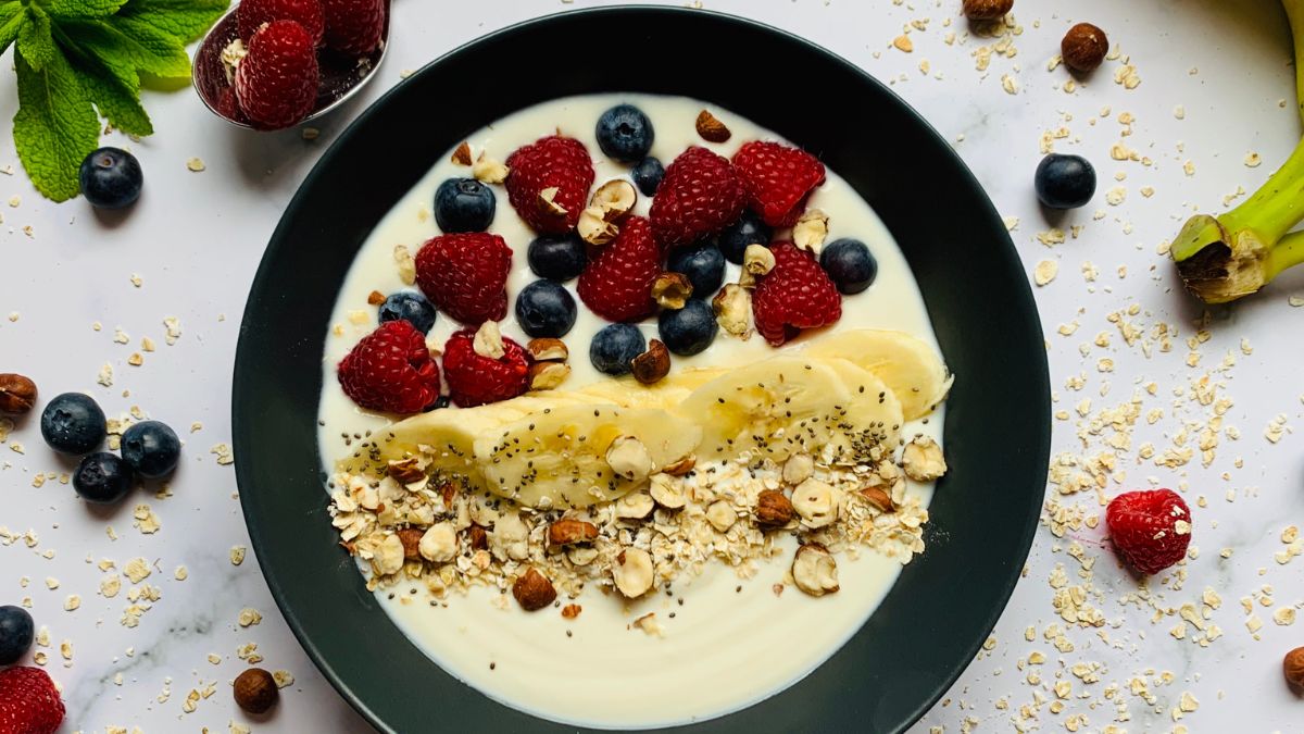 Chia seeds and yoghurt